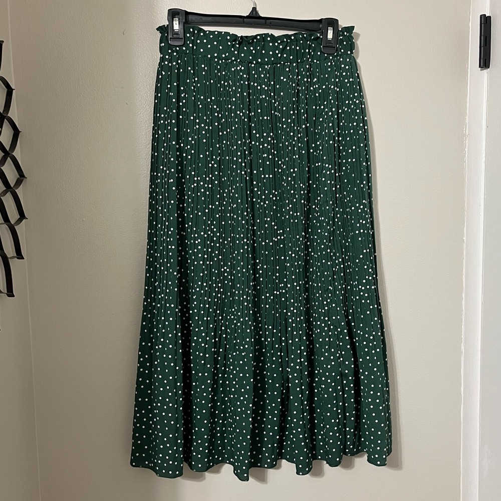 Boutique (NWOT) Long Flowy Polka Dot Green Skirt - Picture 2 of 4